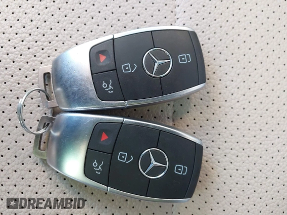 2021 Mercedes-Benz GLC 300 z VIN W1N0G8EB4MV274579, wystawiony jako IAAI lot #41407431 z przebiegiem 58 173 mil mil oraz . Historia ofert i sprzedaży dostępna na DreamBid. Obrazek 11.
