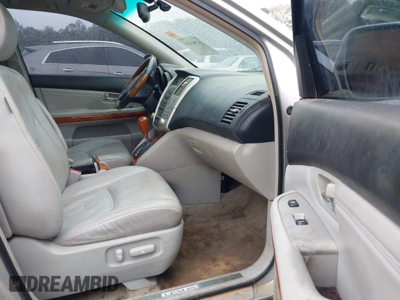 2004 Lexus RX 330 with VIN 2T2GA31U44C001562, listed as a IAAI auction lot 41961616 with 285,677 mi miles. Bid and sale history available at carsss.com. Image 5.