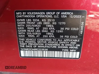 2024 Volkswagen Atlas SE z VIN 1V2WE2CA6RC223536, wystawiony jako IAAI lot #41259977 z przebiegiem 12 998 mil mil oraz . Historia ofert i sprzedaży dostępna na DreamBid. Obrazek 9.