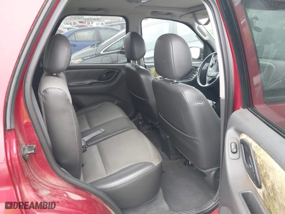 2004 Ford Escape XLT with VIN 1FMCU03114KA54144, listed as a IAAI auction lot 41908703 with 238,791 mi miles. Bid and sale history available at carsss.com. Image 8.
