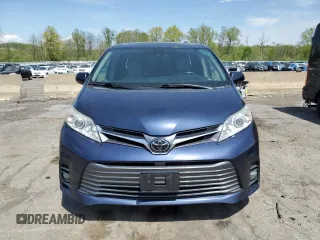 2018 Toyota Sienna XLE Auto Access Seat z VIN 5TDYZ3DC1JS962837, wystawiony jako Copart lot #54795435 z przebiegiem 122 282 mil mil oraz Nie do naprawy • Non repairable. Historia ofert i sprzedaży dostępna na DreamBid. Obrazek 5.