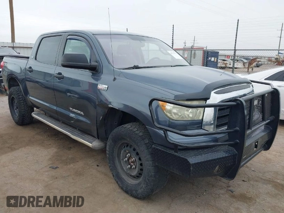 2007 Toyota Tundra SR5 with VIN 5TBDV54117S479855, listed as a IAAI auction lot 41792991 with 180,115 mi miles. Bid and sale history available at carsss.com. Image 1.