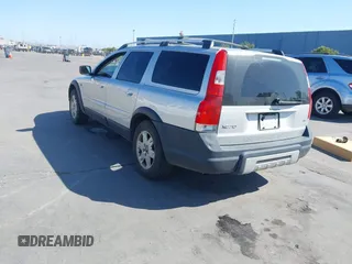 2006 Volvo XC70 z VIN YV4SZ592261229263, wystawiony jako IAAI lot #42360332 z przebiegiem 304 684 mil mil oraz . Historia ofert i sprzedaży dostępna na DreamBid. Obrazek 3.