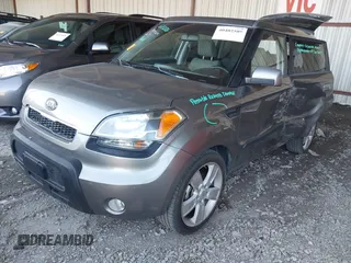 2010 Kia Soul + with VIN KNDJT2A26A7069775, listed as a IAAI auction lot 40402589 with 130,230 mi miles. Bid and sale history available at carsss.com. Image 2.