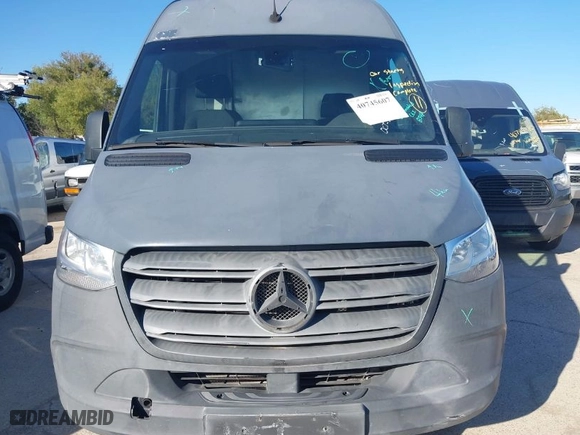 2019 Mercedes-Benz Sprinter Cargo Van with VIN WD4PF1CD7KP128348, listed as a IAAI auction lot 40745607 with 104,971 mi miles. Bid and sale history available at carsss.com. Image 6.