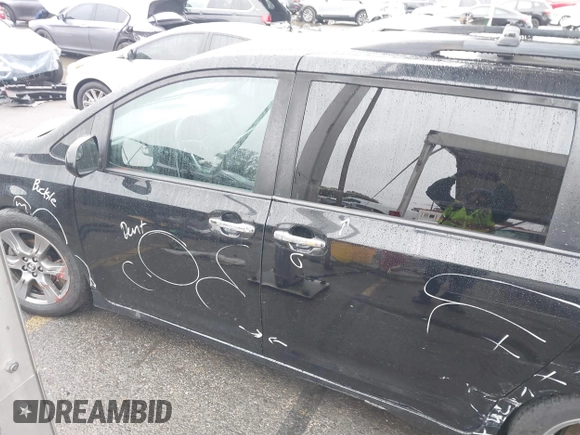 2018 Toyota Sienna SE with VIN 5TDXZ3DC1JS953289, listed as a IAAI auction lot 41525385 with 63,450 mi miles and . Bid and sale history available at DreamBid. Image 15.