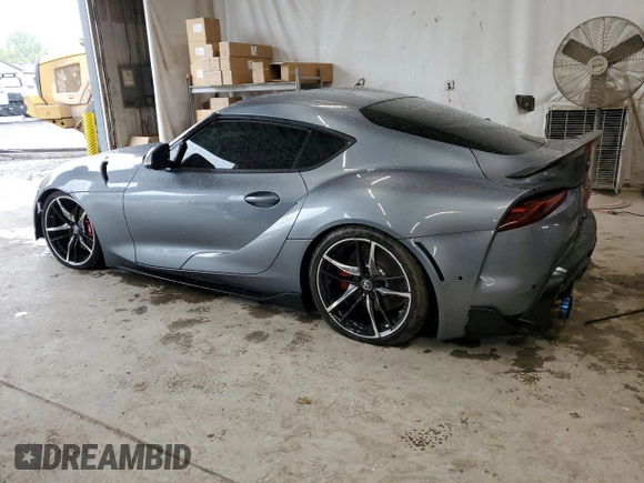 2021 Toyota Supra 3.0 z VIN WZ1DB0C06MW043625, wystawiony jako Copart lot #48971283 z przebiegiem 8255 mil mil oraz . Historia ofert i sprzedaży dostępna na DreamBid. Obrazek 2.