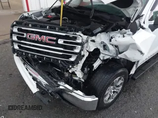 2021 GMC Sierra 1500 SLT z VIN 3GTU9DED4MG261384, wystawiony jako IAAI lot #42161232 z przebiegiem 36 685 mil mil oraz . Historia ofert i sprzedaży dostępna na DreamBid. Obrazek 6.