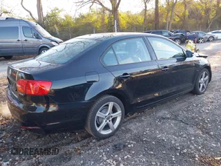 2012 Volkswagen Jetta SE with VIN 3VWBP7AJ3CM338852, listed as a IAAI auction lot 41011223 with 307,098 mi miles and . Bid and sale history available at DreamBid. Image 4.