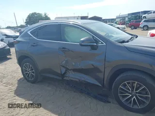 2022 Lexus NX 250 z VIN JTJADCAZ3N5001089, wystawiony jako IAAI lot #42383681 z przebiegiem 30 119 mil mil oraz . Historia ofert i sprzedaży dostępna na DreamBid. Obrazek 6.