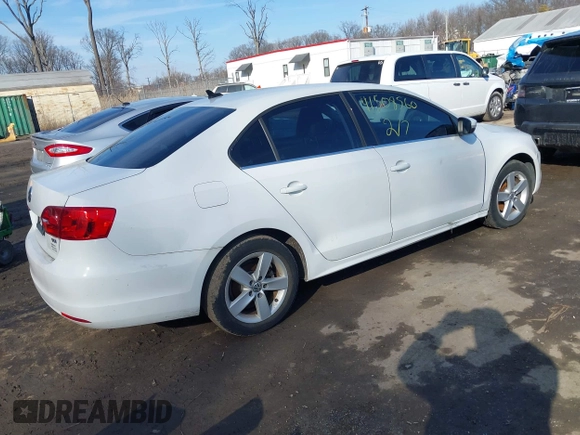 2014 Volkswagen Jetta TDI w/Premium/Nav with VIN 3VWLL7AJ0EM281741, listed as a IAAI auction lot 41508560 with 148,000 mi miles and . Bid and sale history available at DreamBid. Image 4.