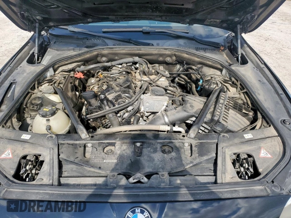 2015 BMW 5 Series 528i xDrive с VIN WBA5A7C50FD622826, выставлен на аукционе Copart как лот 58849635 с пробегом 193 969 миль миль и Чистый • Clean title. История ставок и продаж доступна на DreamBid. Изображение 11.