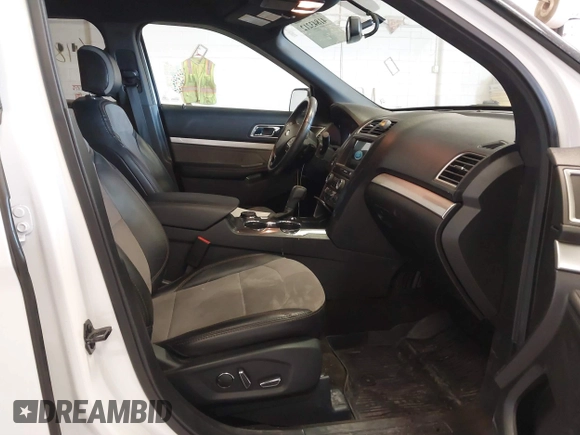 2017 Ford Explorer XLT с VIN 1FM5K8D82HGD99409, выставлен на аукционе IAAI как лот 41843212 с пробегом 150 095 миль миль и . История ставок и продаж доступна на DreamBid. Изображение 5.