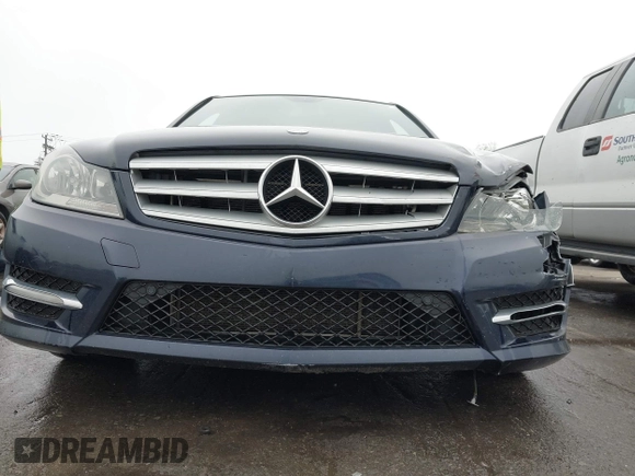 2013 Mercedes-Benz C 300 Sport с VIN WDDGF8AB7DR264500, выставлен на аукционе IAAI как лот 41943477 с пробегом 125 547 миль миль и . История ставок и продаж доступна на DreamBid. Изображение 12.