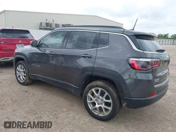 2024 Jeep Compass Latitude Lux с VIN 3C4NJDFN0RT164250, выставлен на аукционе IAAI как лот 42131071 с пробегом 1 493 миль миль и . История ставок и продаж доступна на DreamBid. Изображение 3.