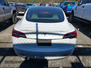2023 Tesla Model 3 z VIN 5YJ3E1EA4PF482005, wystawiony jako IAAI lot #41363157 z przebiegiem 26 013 mil mil oraz . Historia ofert i sprzedaży dostępna na DreamBid. Obrazek 15.