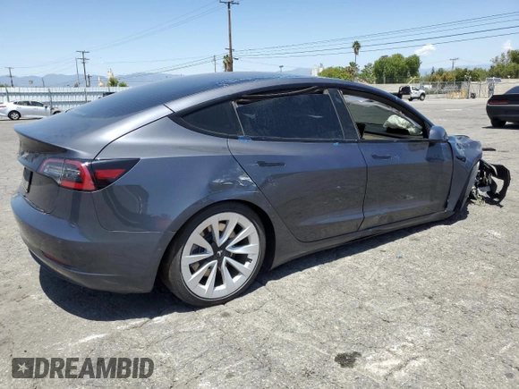 2022 Tesla Model 3 z VIN 5YJ3E1EA1NF191426, wystawiony jako Copart lot #56656125 z przebiegiem 84 255 mil mil oraz Czysty tytuł • Clean title. Historia ofert i sprzedaży dostępna na DreamBid. Obrazek 3.