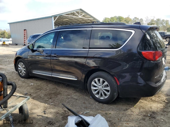 2017 Chrysler Pacifica Touring-L with VIN 2C4RC1BG9HR720025, listed as a Copart auction lot 89180625 with 125,273 mi miles and Salvage Title. Bid and sale history available at carsss.com. Image 2.