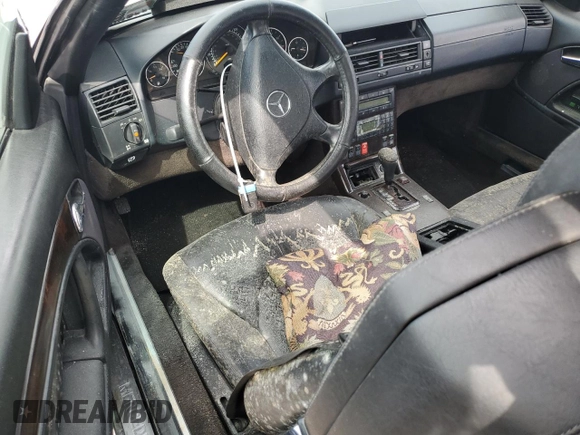 2001 Mercedes-Benz SL 500 with VIN WDBFA68F91F195550, listed as a Copart auction lot 73820644 with Not provided miles and Salvage title. Bid and sale history available at DreamBid. Image 8.
