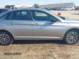 2020 Volkswagen Jetta S z VIN 3VWCB7BU5LM035468, wystawiony jako IAAI lot #41785899 z przebiegiem 69 058 mil mil oraz . Historia ofert i sprzedaży dostępna na DreamBid. Obrazek 13.