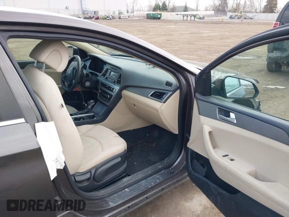 2015 Hyundai Sonata SE with VIN 5NPE24AF4FH204726, listed as a IAAI auction lot 41835877 with 139,281 mi miles and . Bid and sale history available at DreamBid. Image 5.