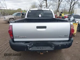 2008 Toyota Tacoma with VIN 3TMMU52NX8M005775, listed as a IAAI auction lot 41826447 with 117,775 mi miles and . Bid and sale history available at DreamBid. Image 16.