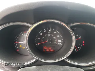 2011 Kia Sorento LX with VIN 5XYKT4A2XBG182097, listed as a Copart auction lot 49709605 with 193,989 mi miles and Salvage Title. Bid and sale history available at DreamBid. Image 9.