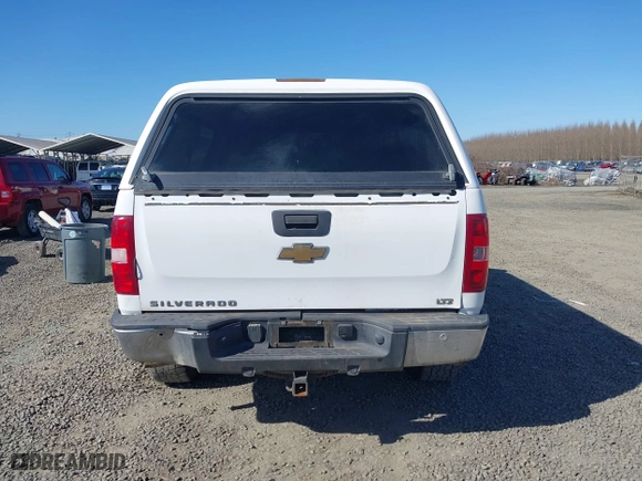 2007 Chevrolet Silverado 1500 LTZ with VIN 2GCFK13Y471695819, listed as a IAAI auction lot 41755850 with 216,487 mi miles. Bid and sale history available at carsss.com. Image 17.