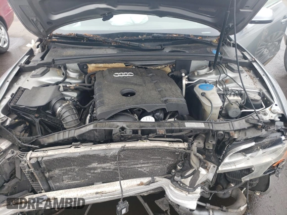 2010 Audi A5 Premium Plus z VIN WAULFAFHXAN021616, wystawiony jako Copart lot #60869125 z przebiegiem Nie podano mil oraz Szkoda całkowita • Salvage title. Historia ofert i sprzedaży dostępna na DreamBid. Obrazek 11.