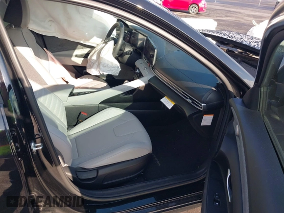 2024 Hyundai Elantra Limited с VIN KMHLN4DJ7RU104558, выставлен на аукционе IAAI как лот 42180156 с пробегом 4 427 миль миль и . История ставок и продаж доступна на DreamBid. Изображение 5.