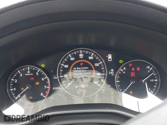 2021 Mazda 3 Premium z VIN JM1BPAML1M1318708, wystawiony jako IAAI lot #42178243 z przebiegiem 62 455 mil mil oraz . Historia ofert i sprzedaży dostępna na DreamBid. Obrazek 7.