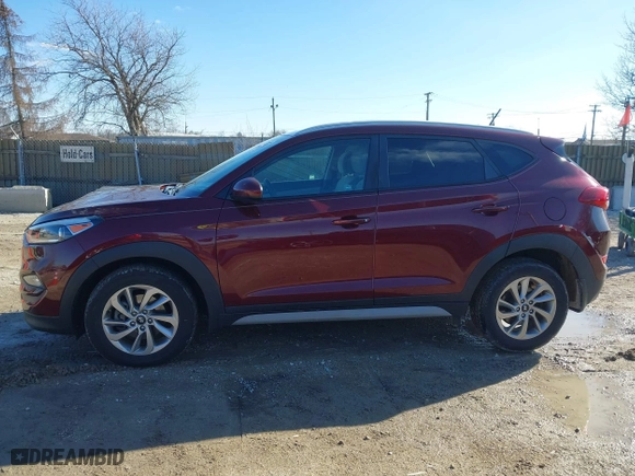 2017 Hyundai Tucson SE Plus with VIN KM8J33A45HU391175, listed as a IAAI auction lot 41803304 with 70,784 mi miles. Bid and sale history available at carsss.com. Image 15.