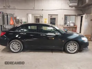 2013 Chrysler 200 Limited with VIN 1C3CCBCG6DN701986, listed as a IAAI auction lot 41845359 with 122,807 mi miles. Bid and sale history available at carsss.com. Image 13.
