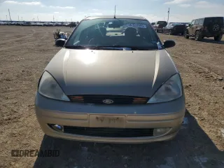 2001 Ford Focus ZTS with VIN 1FAHP383X1W204498, listed as a Copart auction lot 87933995 with 82,555 mi miles and Salvage Title. Bid and sale history available at carsss.com. Image 5.
