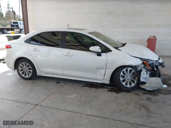 2020 Toyota Corolla LE with VIN JTDHPRAE6LJ056116, listed as a IAAI auction lot 41906804 with 43,634 mi miles. Bid and sale history available at carsss.com. Image 14.