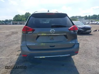 2019 Nissan Rogue SV with VIN JN8AT2MVXKW379512, listed as a IAAI auction lot 39550823 with 72,227 mi miles. Bid and sale history available at carsss.com. Image 17.