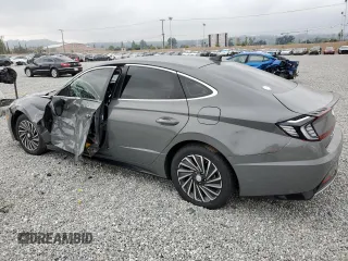 2020 Hyundai Sonata Hybrid Limited with VIN KMHL54JJXLA013913, listed as a Copart auction lot 68998073 with 115,396 mi miles. Bid and sale history available at carsss.com. Image 2.
