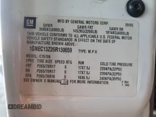 2006 Chevrolet Tahoe LT z VIN 1GNEC13Z26R130659, wystawiony jako Copart lot #59989895 z przebiegiem 279 937 mil mil oraz Szkoda całkowita • Salvage title. Historia ofert i sprzedaży dostępna na DreamBid. Obrazek 13.