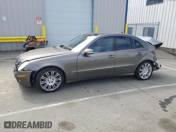 2008 Mercedes-Benz E 350 Luxury z VIN WDBUF56X88B203203, wystawiony jako Copart lot #55388255 z przebiegiem 173 706 mil mil oraz Szkoda całkowita • Salvage title. Historia ofert i sprzedaży dostępna na DreamBid. Obrazek 1.