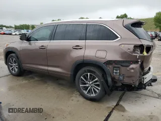 2017 Toyota Highlander XLE with VIN 5TDJZRFH4HS398415, listed as a Copart auction lot 59386805 with 105,463 mi miles and Salvage title. Bid and sale history available at DreamBid. Image 2.