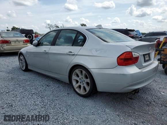 2006 BMW 3 Series 330i z VIN WBAVB33516PS19636, wystawiony jako Copart lot #58775395 z przebiegiem 176 357 mil mil oraz Czysty tytuł • Clean title. Historia ofert i sprzedaży dostępna na DreamBid. Obrazek 2.