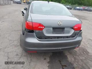 2012 Volkswagen Jetta SE с VIN 3VWDP7AJ3CM412473, выставлен на аукционе IAAI как лот 42440557 с пробегом Не указан миль и . История ставок и продаж доступна на DreamBid. Изображение 15.