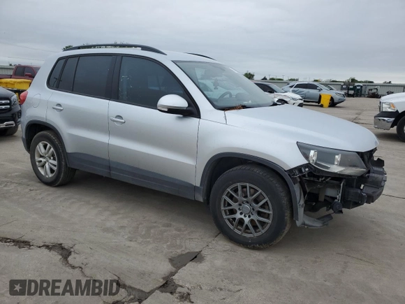 2017 Volkswagen Tiguan S z VIN WVGAV7AX5HK001697, wystawiony jako Copart lot #51613085 z przebiegiem 116 589 mil mil oraz Szkoda całkowita • Salvage title. Historia ofert i sprzedaży dostępna na DreamBid. Obrazek 4.