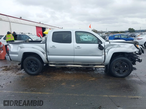 2008 Toyota Tacoma PreRunner with VIN 5TEJU62N88Z517191, listed as a IAAI auction lot 41515565 with 106,699 mi miles. Bid and sale history available at carsss.com. Image 14.