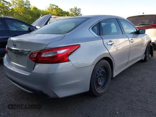 2016 Nissan Altima SL with VIN 1N4AL3AP6GC270230, listed as a IAAI auction lot 42211085 with 118,703 mi miles and . Bid and sale history available at carsss.com. Image 4.
