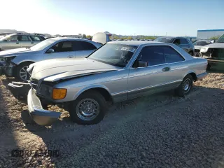1983 Mercedes-Benz 380 380SEC z VIN WDBCA43A6DB004455, wystawiony jako Copart lot #54732005 z przebiegiem 78 000 mil mil oraz Szkoda całkowita • Salvage title. Historia ofert i sprzedaży dostępna na DreamBid. Obrazek 1.