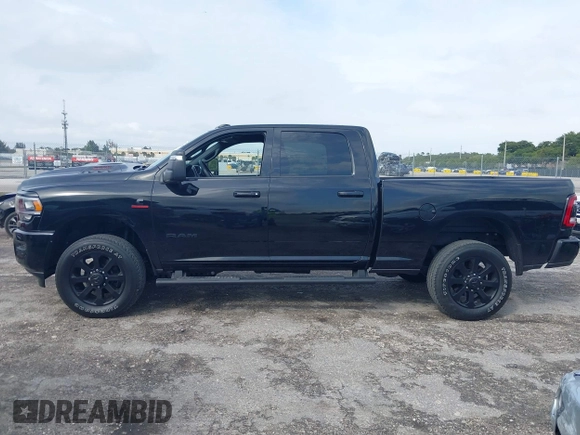 2024 Ram 2500 Laramie z VIN 3C6UR5FL3RG141327, wystawiony jako IAAI lot #41390825 z przebiegiem 8 002 mil mil oraz . Historia ofert i sprzedaży dostępna na DreamBid. Obrazek 14.