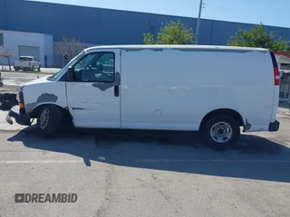 2007 GMC Savana Cargo with VIN 1GTGG25V471229750, listed as a IAAI auction lot 41851956 with 277,390 mi miles. Bid and sale history available at carsss.com. Image 14.