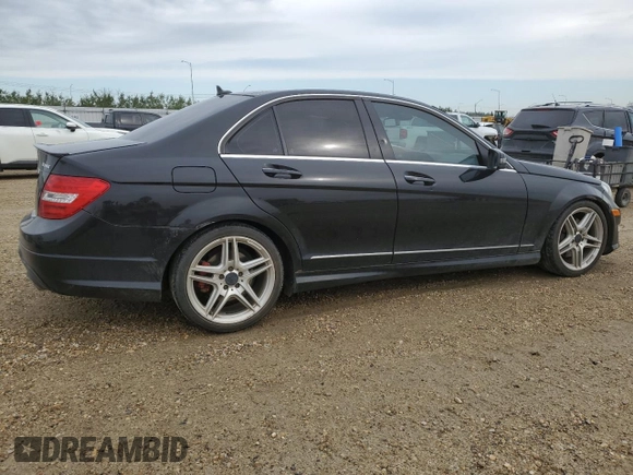 2013 Mercedes-Benz C 350 z VIN WDDGF8JB5DA751323, wystawiony jako Copart lot #65987165 z przebiegiem 168 291 mil mil oraz Czysty tytuł • Clean title. Historia ofert i sprzedaży dostępna na DreamBid. Obrazek 3.