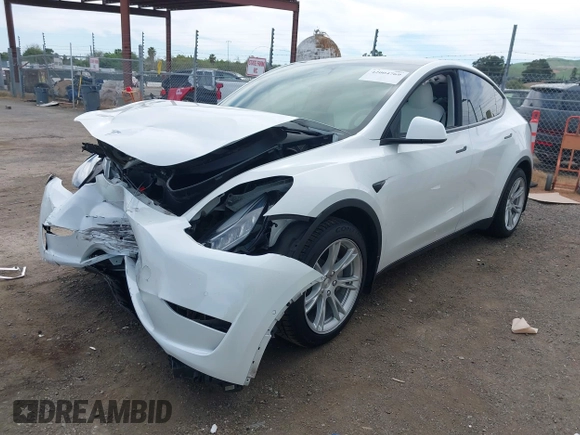 2021 Tesla Model Y Long Range with VIN 5YJYGDEE1MF152256, listed as a IAAI auction lot 42004769 with 35,176 mi miles. Bid and sale history available at carsss.com. Image 20.